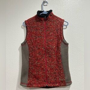 Marmot Women's Fleece Vest in a red, multi-color knit size Medium